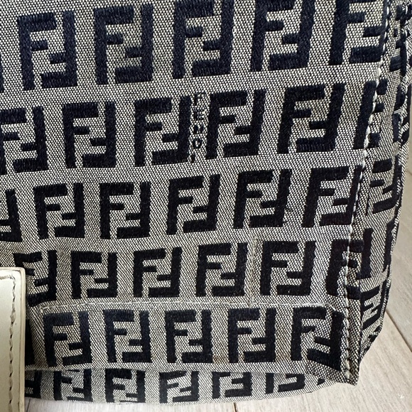 FENDI Zucchino Mamma Baguette Shoulder Handbag Canvas & White Leather - Picture 10 of 11